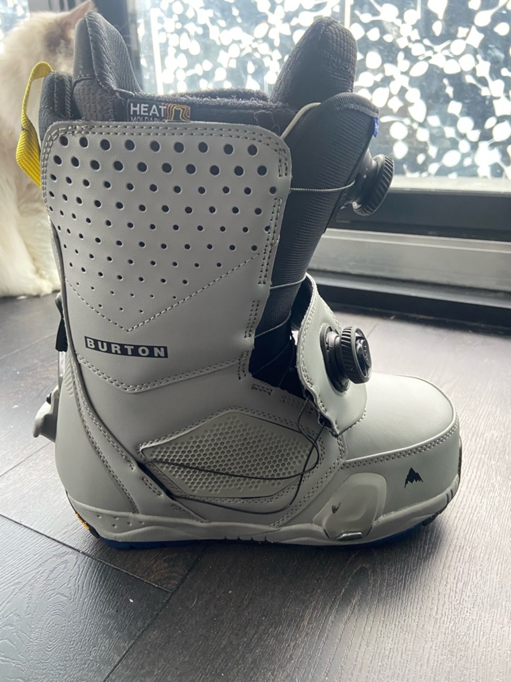 Burton Kids Snowboard Boots Photon 50 in Gray and Black - Picture 4 of 6